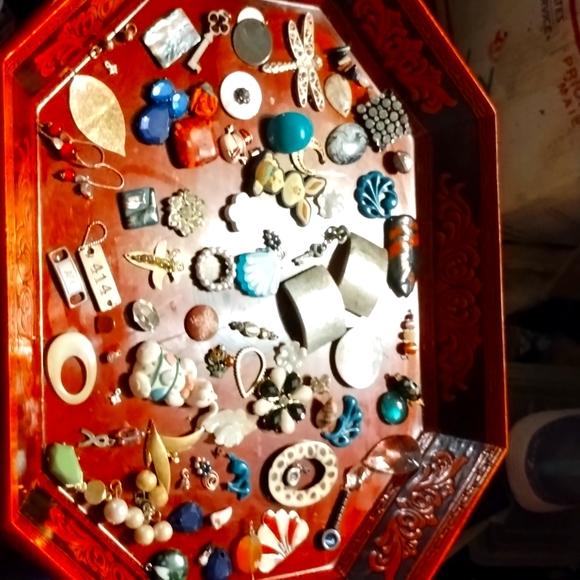 Very large vintage crafting lot of jewelry - Picture 1 of 12